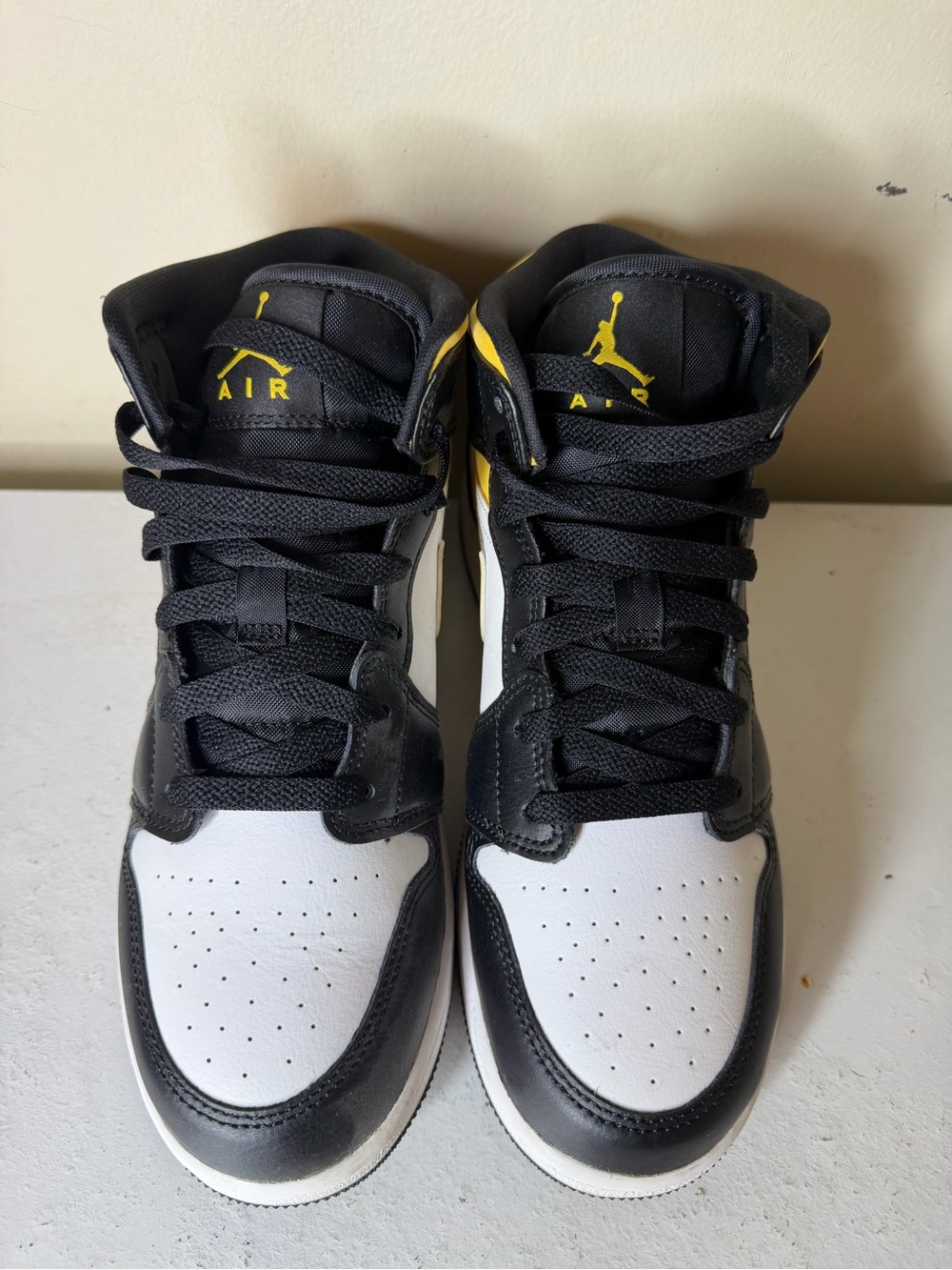 Air Jordan 1 MID